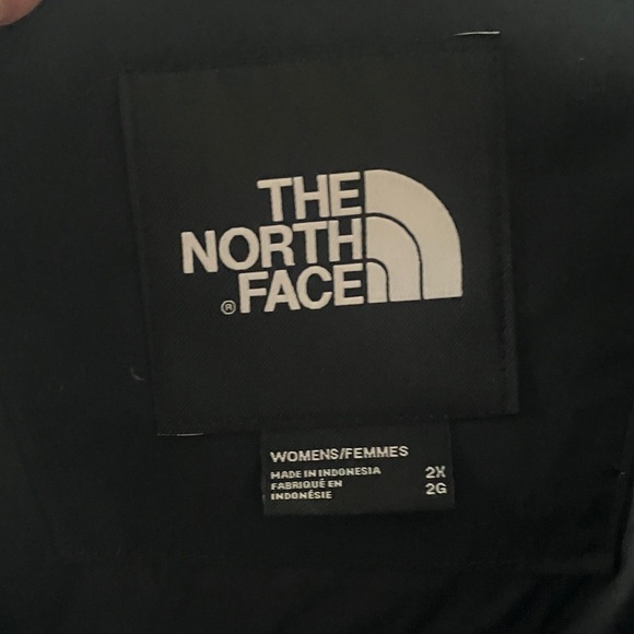 The North Face Women's Black Parka 600 with Fur Hood. - Picture 3 of 5